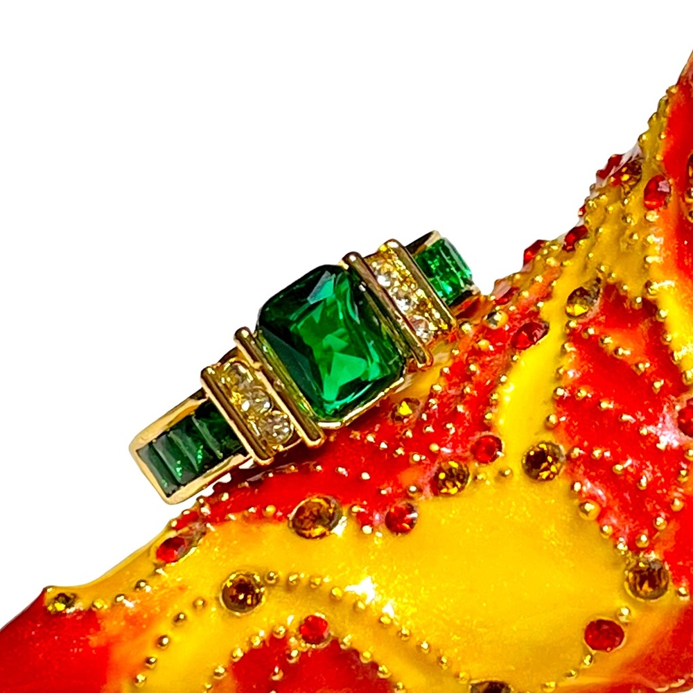 Emerald green ring with rhinestone sides -gold over sterling